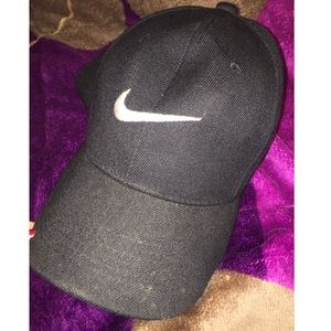 Nike black hat